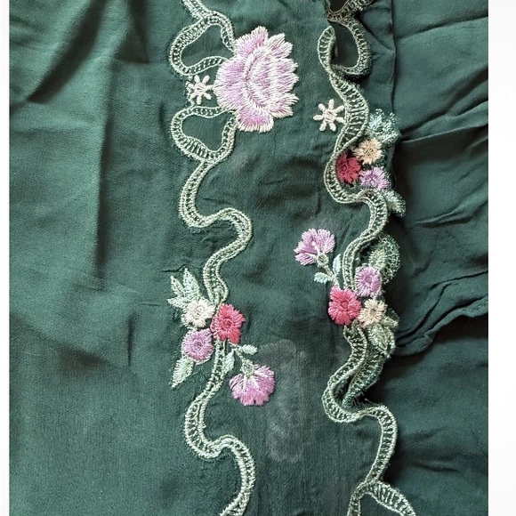Floral Embroidered Green Top/Indian Pakistani dress - Picture 3 of 4